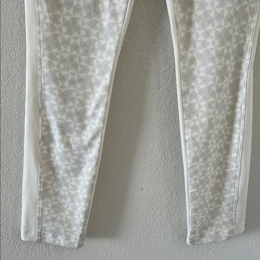 Stylish Geometric Patterned Pants - Picture 3 of 13